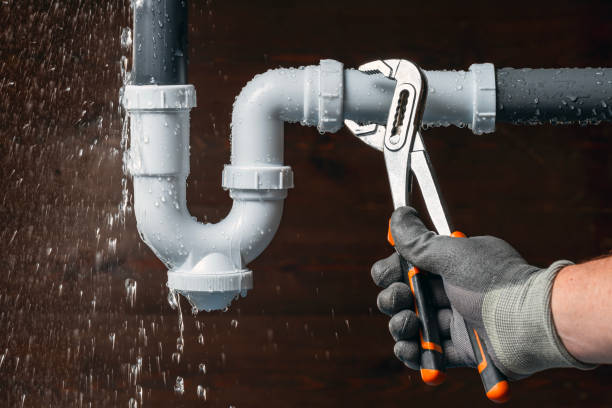 Professional Emergency Plumber technician working in Wathena, KS
